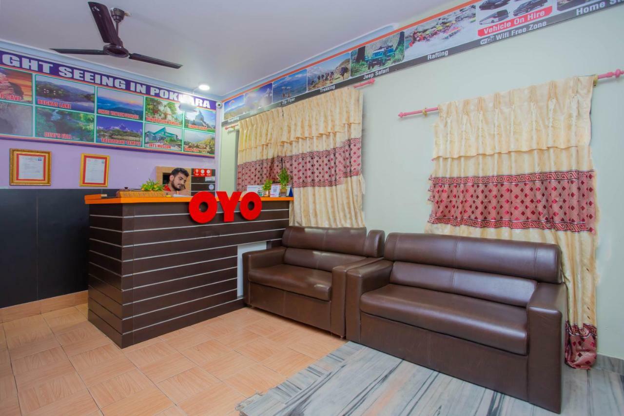 Oyo 575 Api Suites ポカラ エクステリア 写真